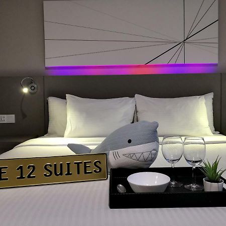 The 12 Suites @ Empire Damansara Петалинг-Джая Номер фото