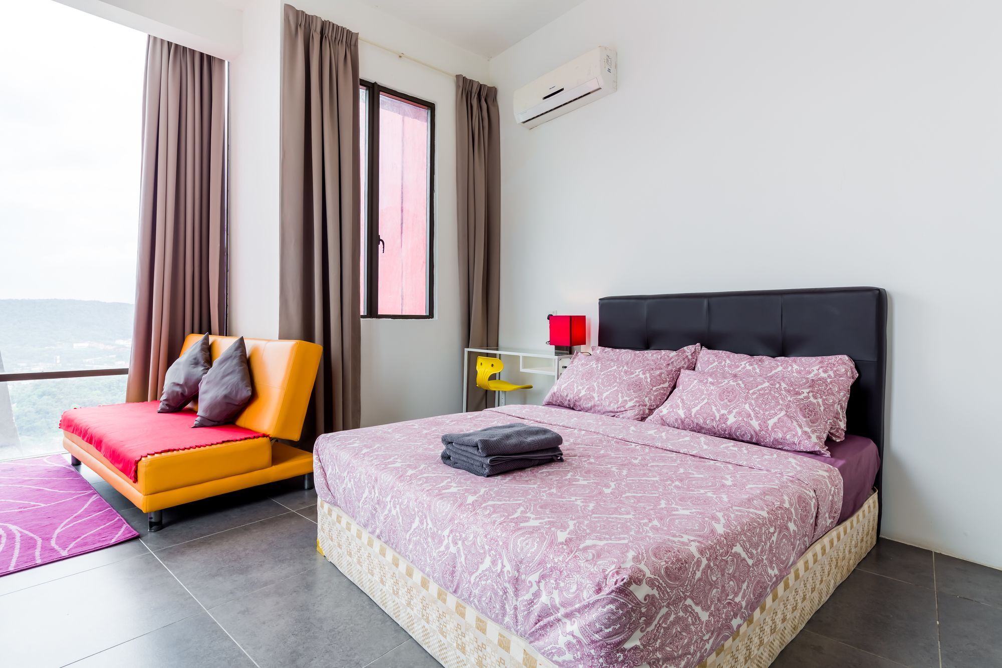 The 12 Suites @ Empire Damansara Петалинг-Джая Экстерьер фото