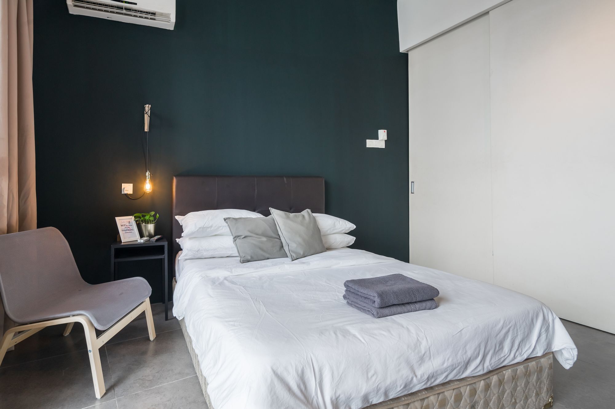 The 12 Suites @ Empire Damansara Петалинг-Джая Экстерьер фото